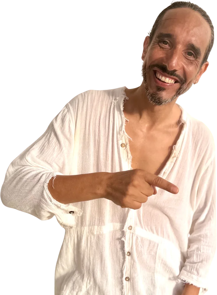 Bibliotecólogo Joséf Sánchez Coach señalándote